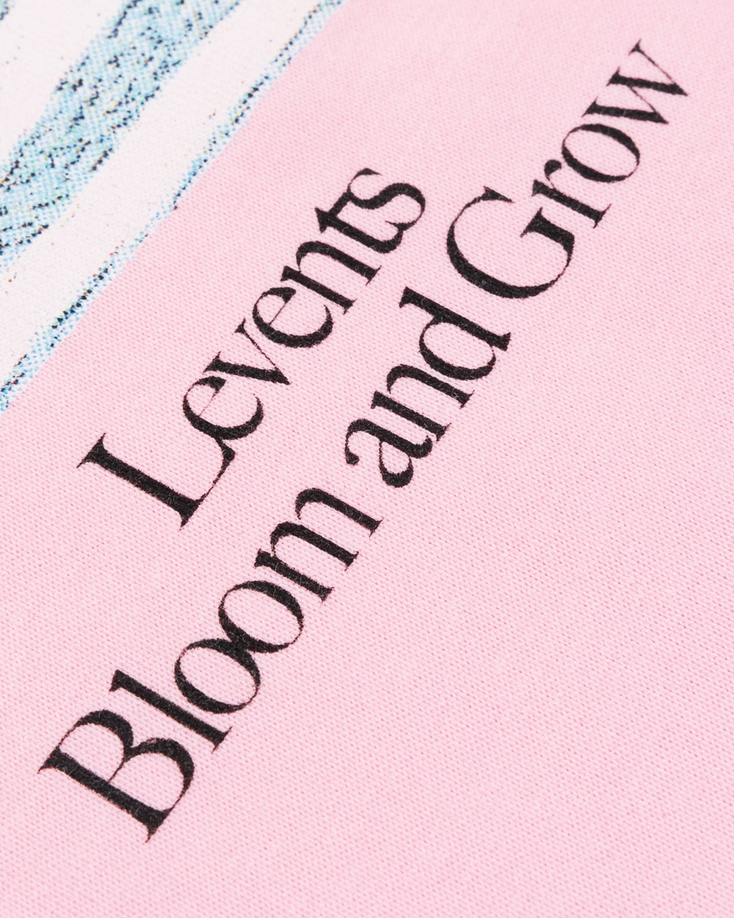 Levents® Flowers Window Tee